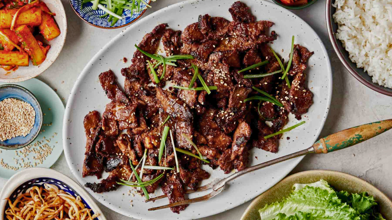 Bulgogi là một trong những món ăn nổi tiếng nhất trong ẩm thực Hàn Quốc và không thể thiếu trong mâm cỗ Tết.